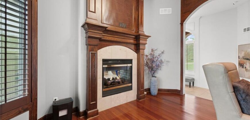 6930 NW WHITE PINE Circle, Parkville, MO 64152