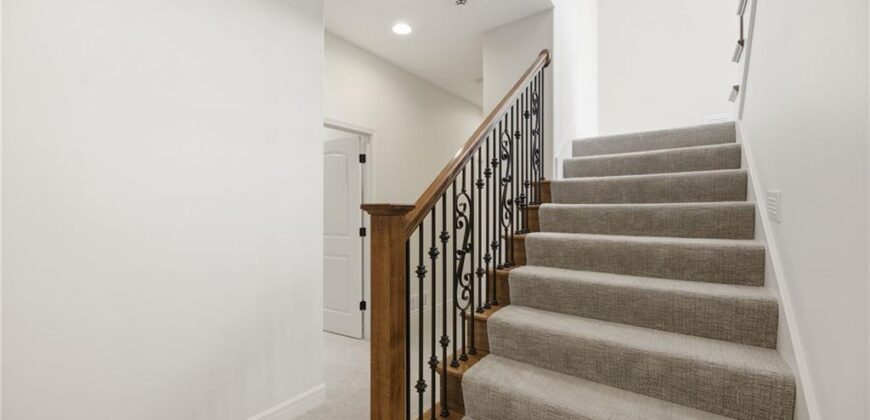 6930 NW WHITE PINE Circle, Parkville, MO 64152