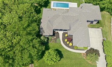 6930 NW WHITE PINE Circle, Parkville, MO 64152