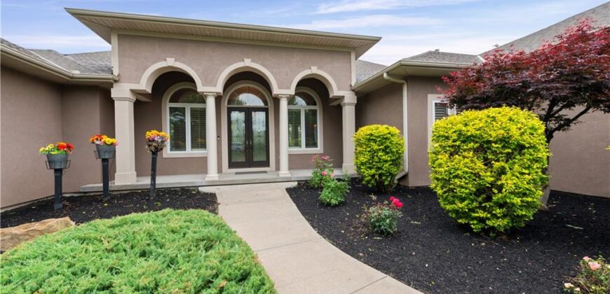6930 NW WHITE PINE Circle, Parkville, MO 64152