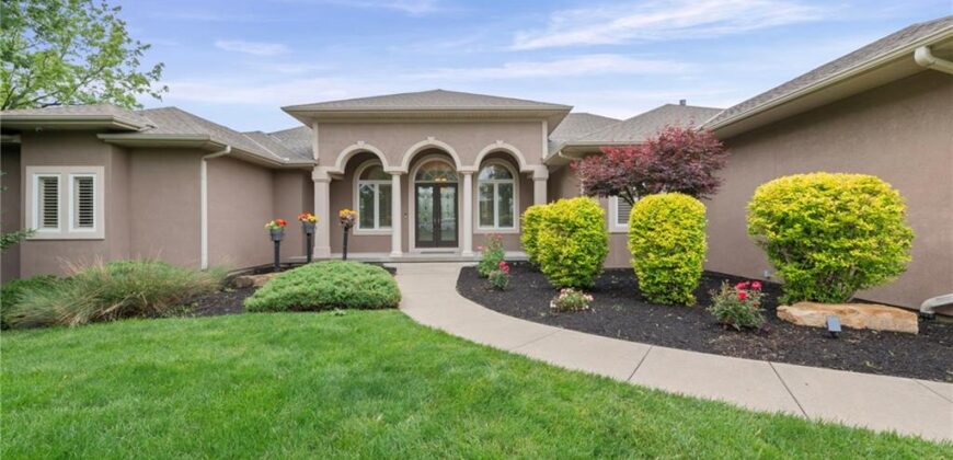 6930 NW WHITE PINE Circle, Parkville, MO 64152