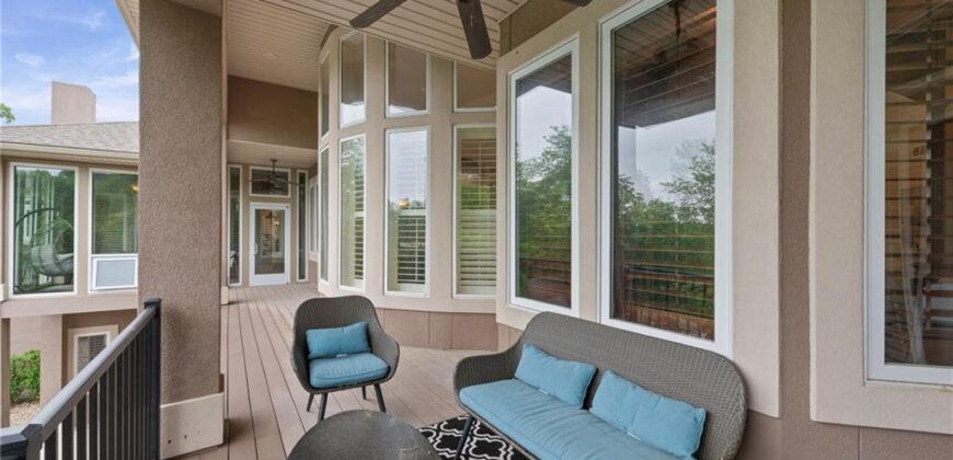 6930 NW WHITE PINE Circle, Parkville, MO 64152