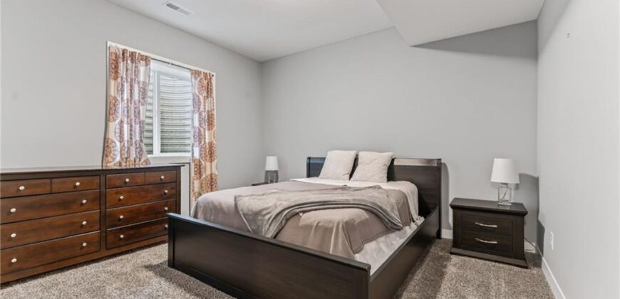 8125 N Farley Avenue, Kansas City, MO 64158