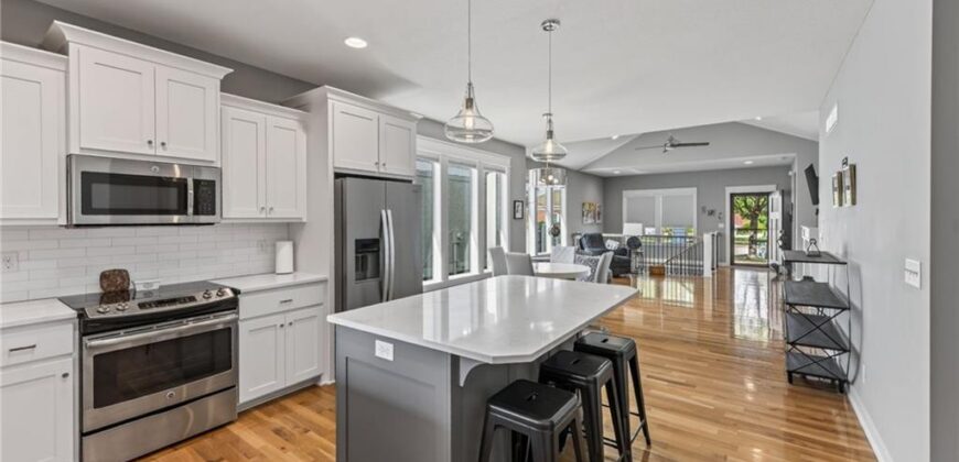 8125 N Farley Avenue, Kansas City, MO 64158