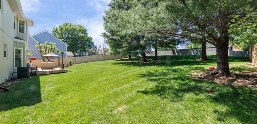 7648 N Lucerne Court, Kansas City, MO 64151