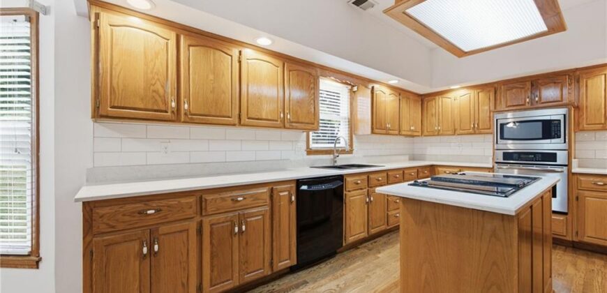 7648 N Lucerne Court, Kansas City, MO 64151