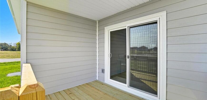 302 Lake Meadows Drive, Smithville, MO 64089