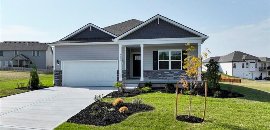 304 Lake Meadows Drive, Smithville, MO 64089