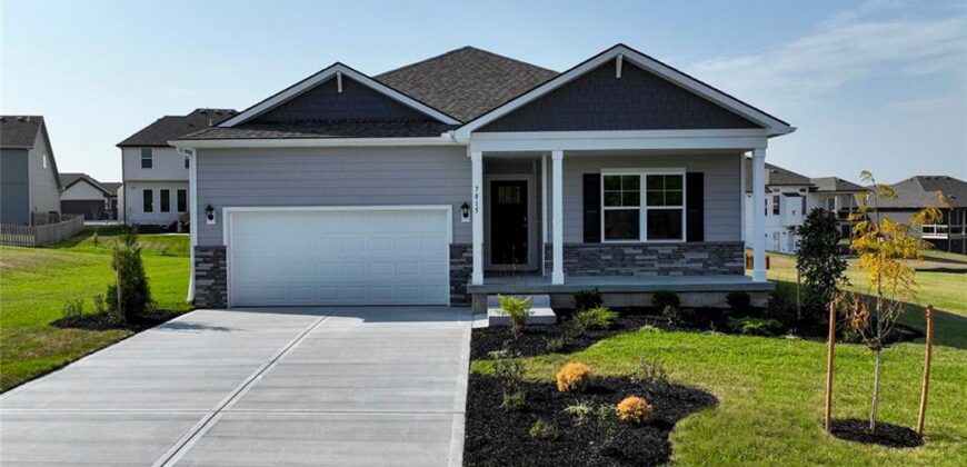 304 Lake Meadows Drive, Smithville, MO 64089