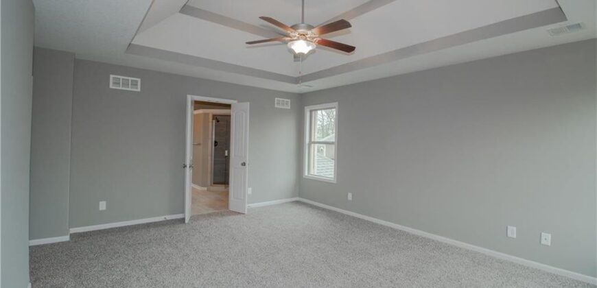 8977 NE 99th Street, Kansas City, MO 64157