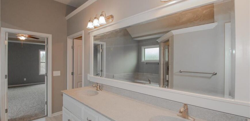 8977 NE 99th Street, Kansas City, MO 64157