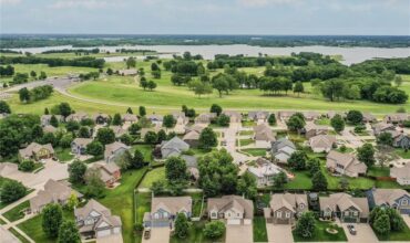 18109 Guinevere Court, Smithville, MO 64089