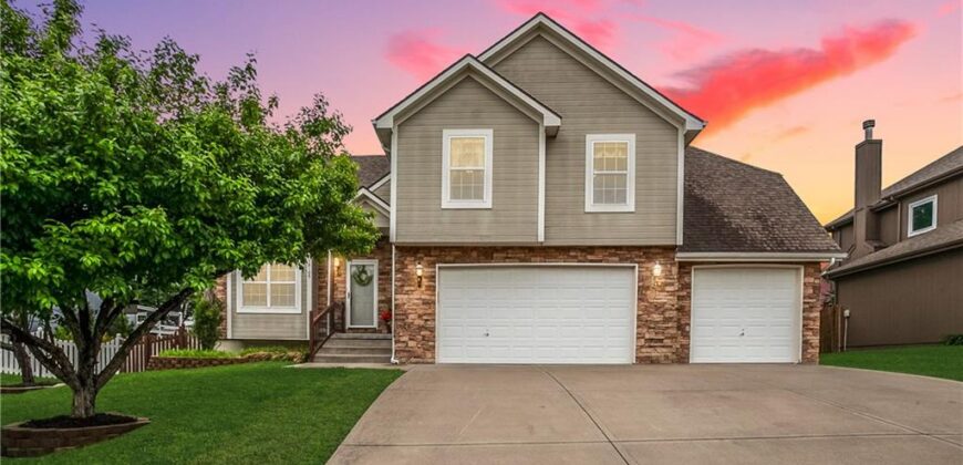 18109 Guinevere Court, Smithville, MO 64089
