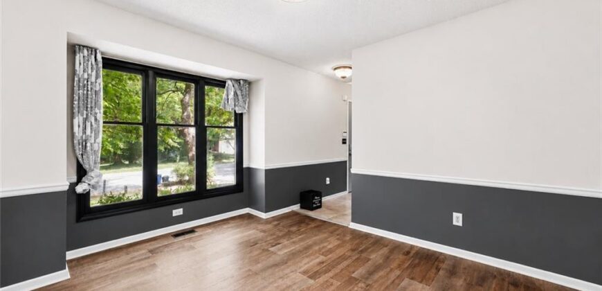 7130 N Woodland Avenue, Gladstone, MO 64118