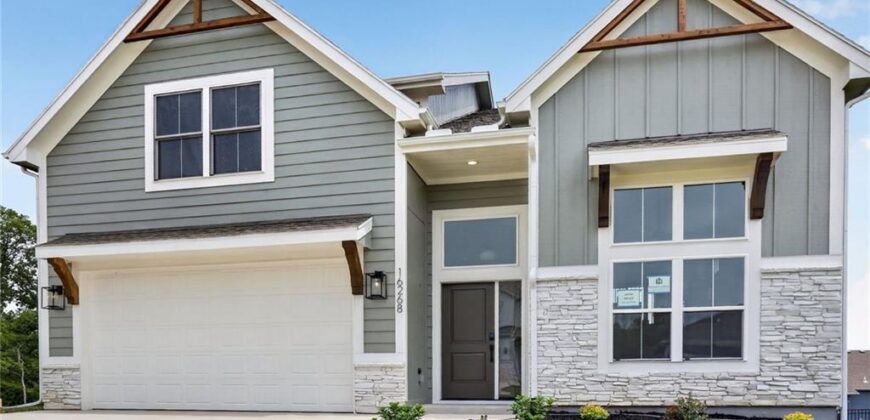 16268 Giorgia Street, Parkville, MO 64152