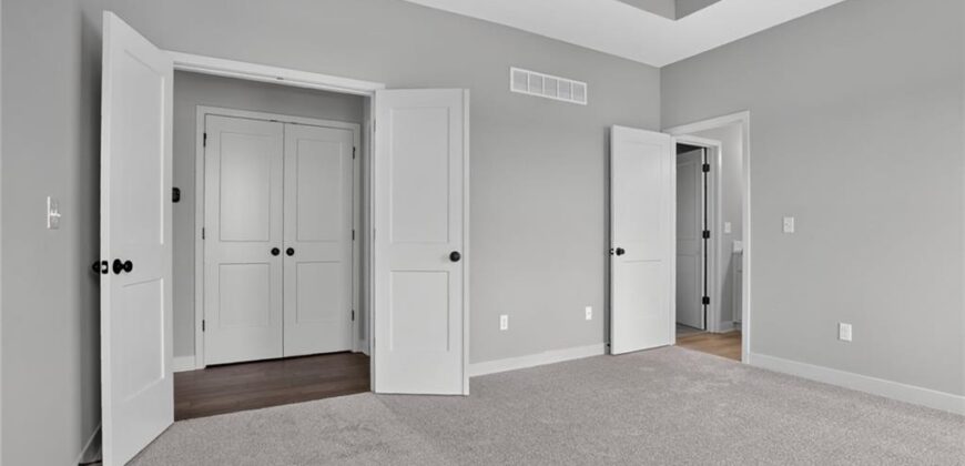 16268 Giorgia Street, Parkville, MO 64152