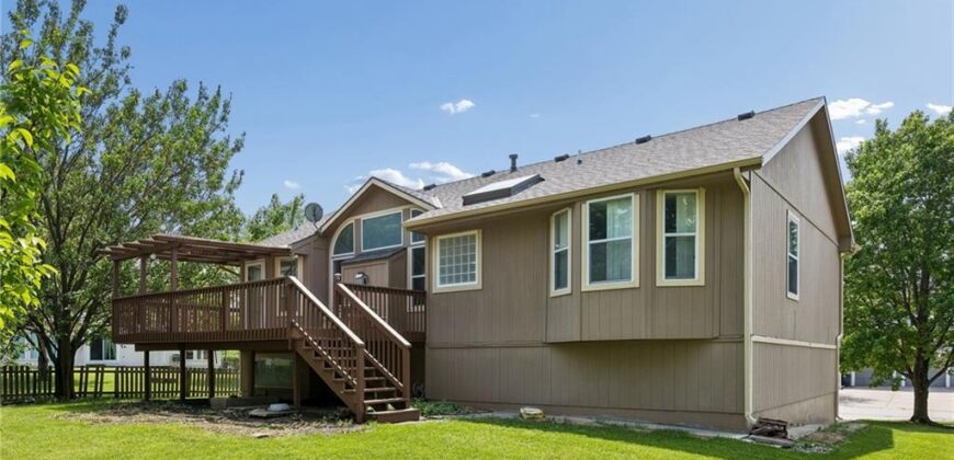 10947 N Wallace Avenue, Kansas City, MO 64157