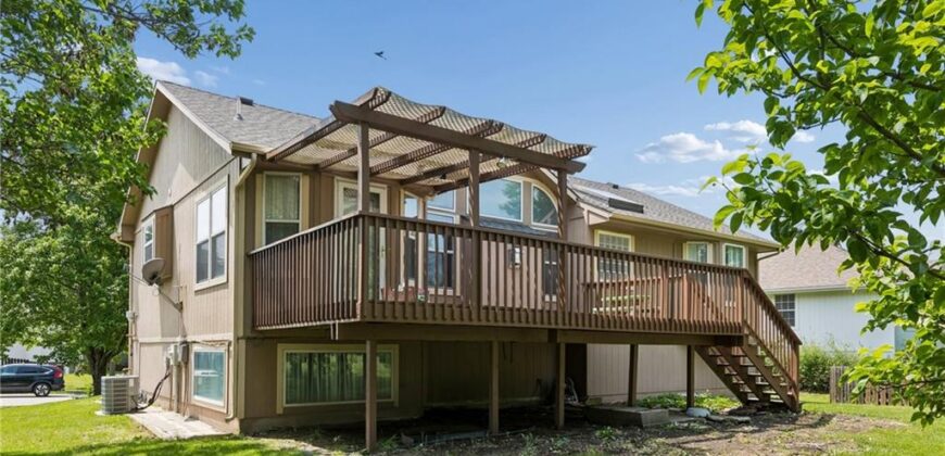 10947 N Wallace Avenue, Kansas City, MO 64157