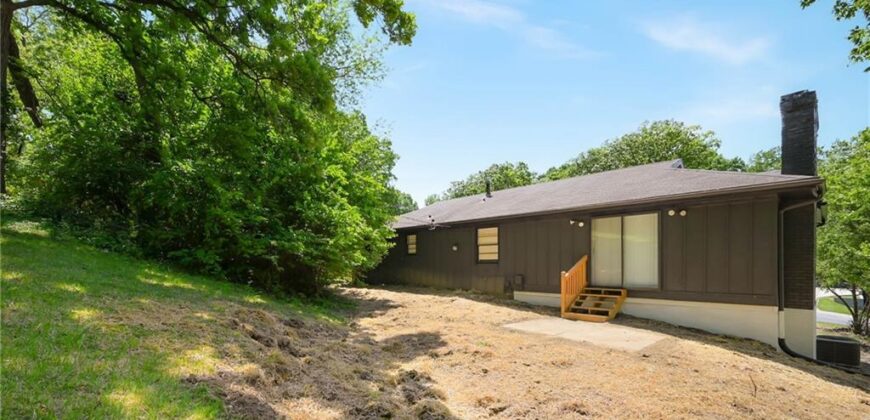 6711 N Broadway Street, Kansas City, MO 64118