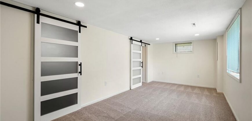 6711 N Broadway Street, Kansas City, MO 64118