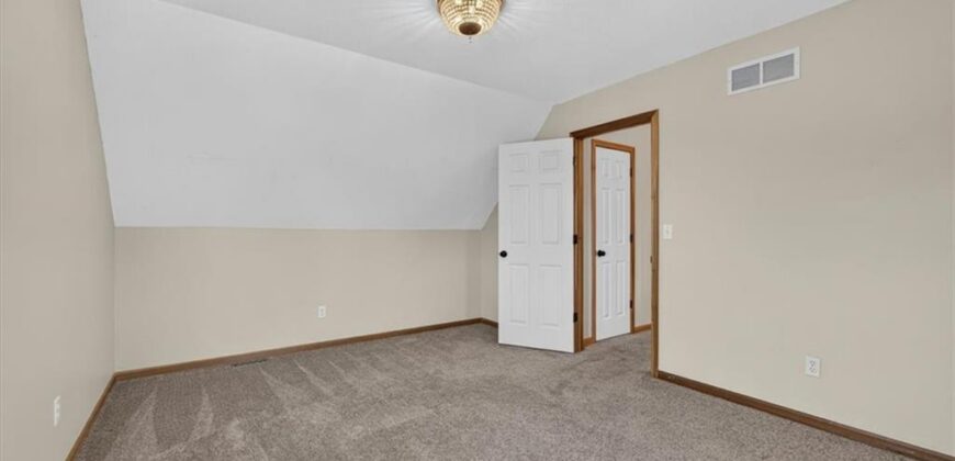 623 NE 94th Terrace, Kansas City, MO 64155