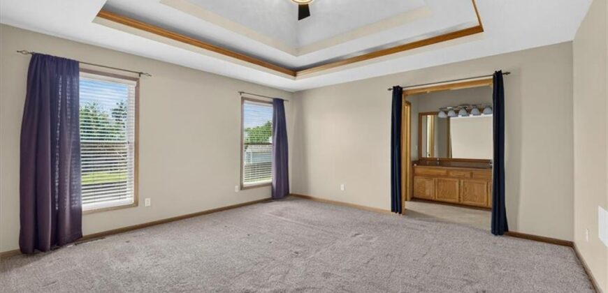623 NE 94th Terrace, Kansas City, MO 64155