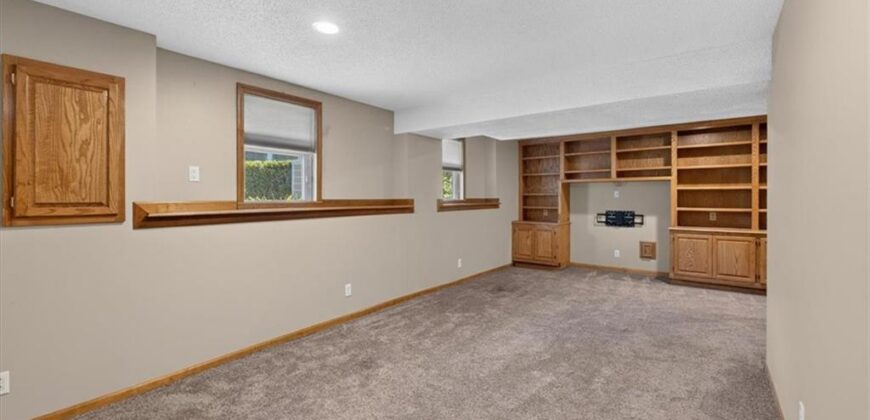 623 NE 94th Terrace, Kansas City, MO 64155