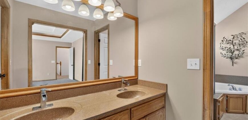 623 NE 94th Terrace, Kansas City, MO 64155