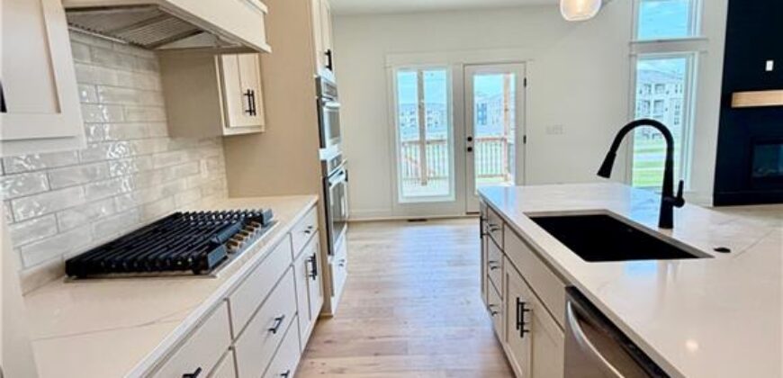 504 Skyview Lane, Liberty, MO 64068