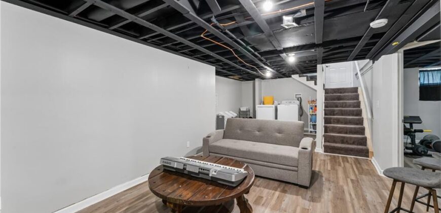 4900 NE Park Lane, Kansas City, MO 64118