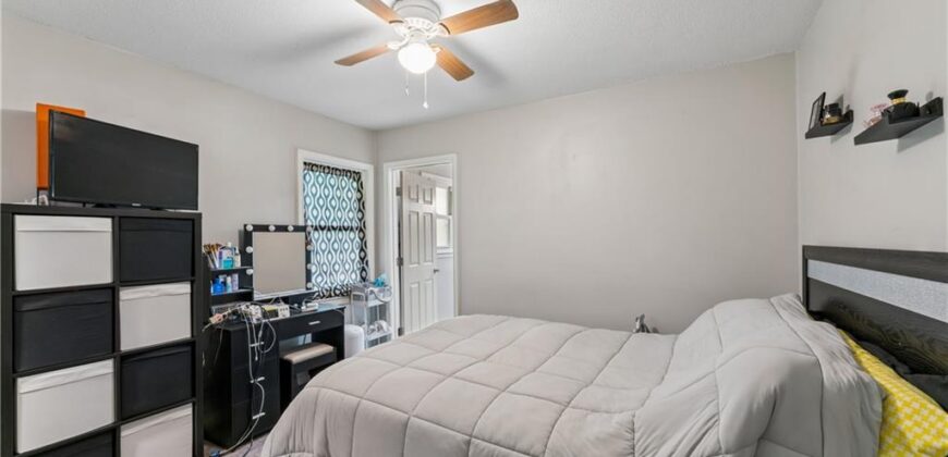 4900 NE Park Lane, Kansas City, MO 64118