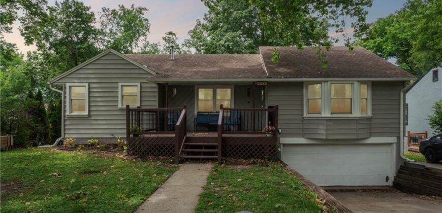 4900 NE Park Lane, Kansas City, MO 64118