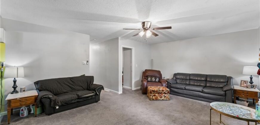 4900 NE Park Lane, Kansas City, MO 64118