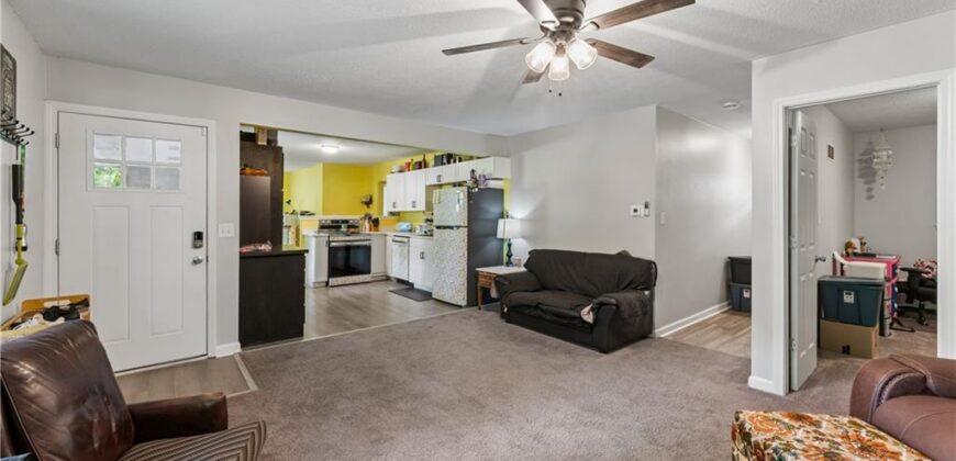 4900 NE Park Lane, Kansas City, MO 64118