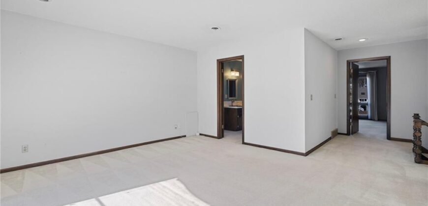 7616 NW Eastside Drive, Weatherby Lake, MO 64152