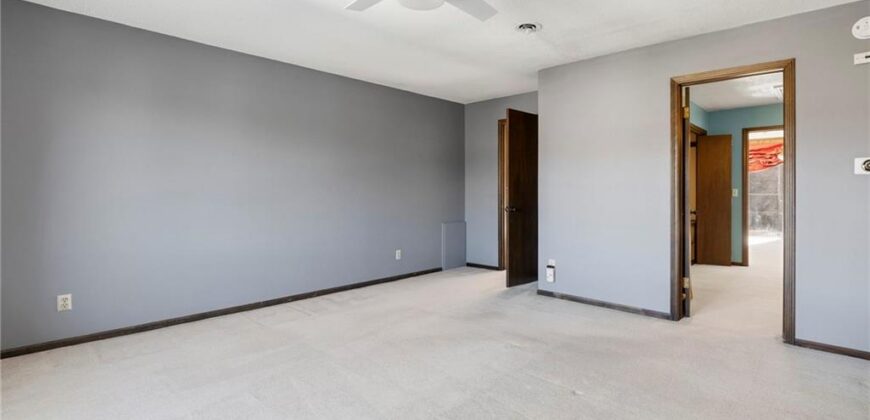 7616 NW Eastside Drive, Weatherby Lake, MO 64152