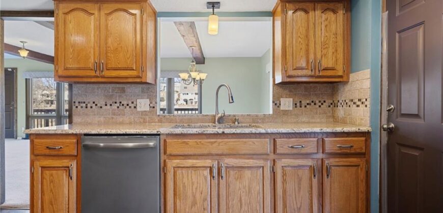 7616 NW Eastside Drive, Weatherby Lake, MO 64152