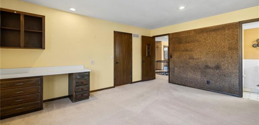 7616 NW Eastside Drive, Weatherby Lake, MO 64152