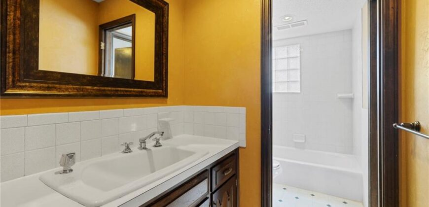 7616 NW Eastside Drive, Weatherby Lake, MO 64152