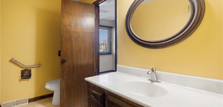 7616 NW Eastside Drive, Weatherby Lake, MO 64152