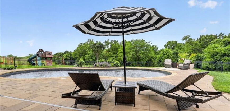 7975 NW Breckenridge Drive, None/County, MO 64152