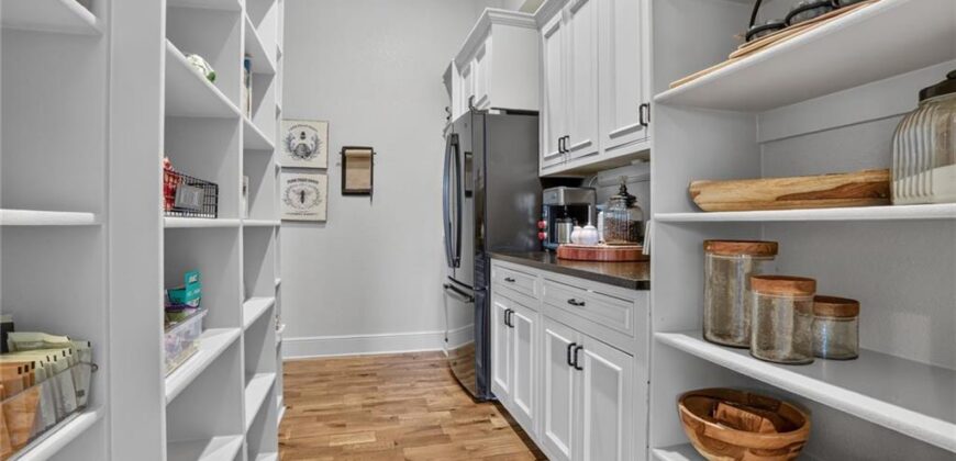 7975 NW Breckenridge Drive, None/County, MO 64152