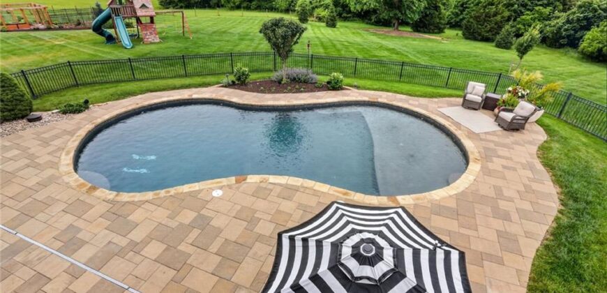 7975 NW Breckenridge Drive, None/County, MO 64152