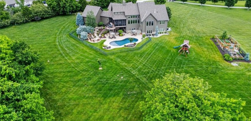 7975 NW Breckenridge Drive, None/County, MO 64152