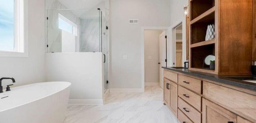 2813 NE 102nd Street, Kansas City, MO 64155