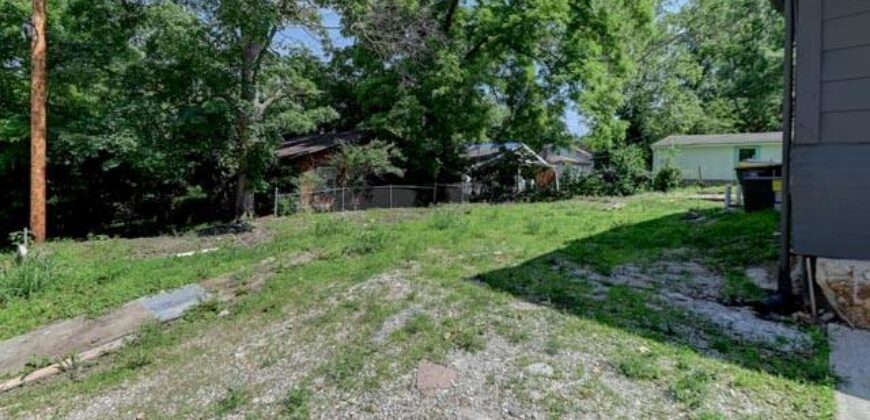 3813 NE 42nd Terrace, Kansas City, MO 64117