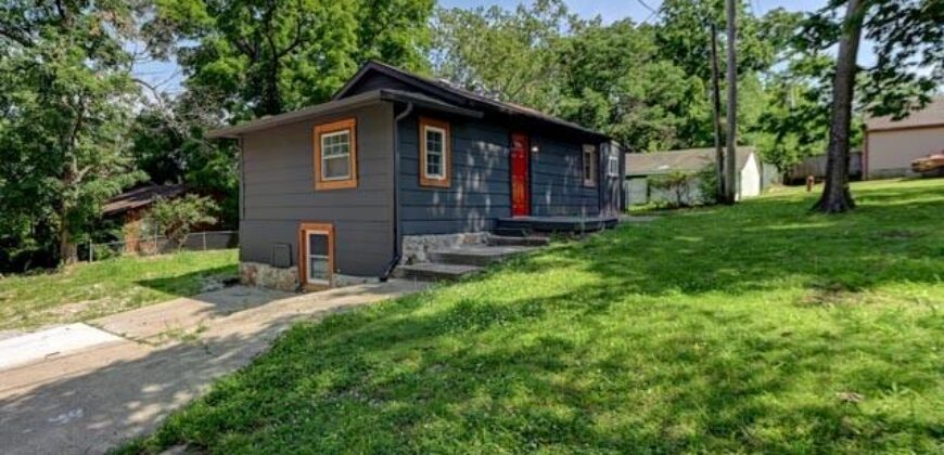 3813 NE 42nd Terrace, Kansas City, MO 64117