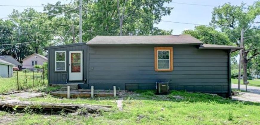 3813 NE 42nd Terrace, Kansas City, MO 64117