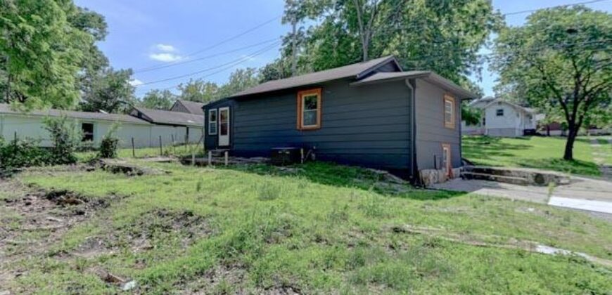 3813 NE 42nd Terrace, Kansas City, MO 64117