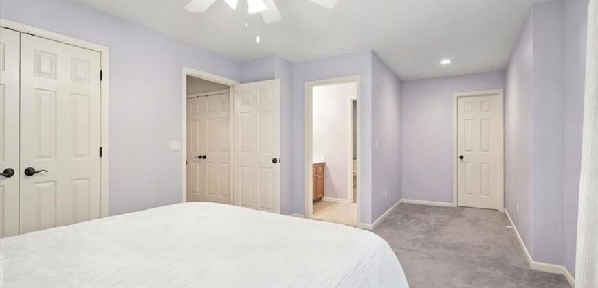 8623 N Richmond Avenue, Kansas City, MO 64157